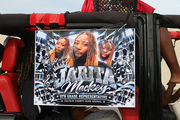 homecoming parade093